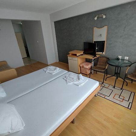 Family Hotel Coral Szozopol Kültér fotó