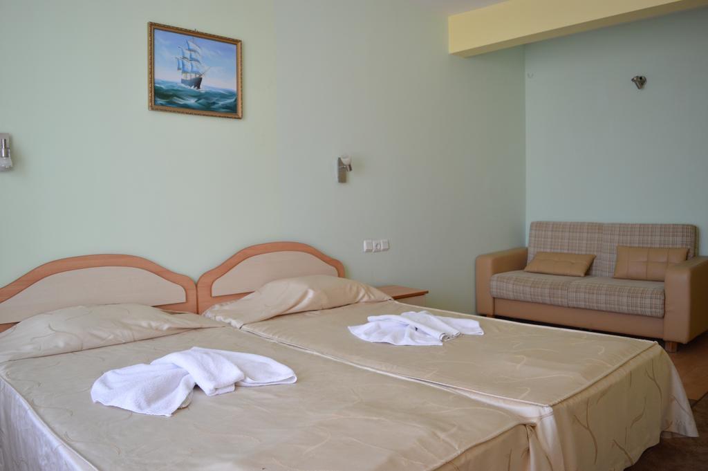 Family Hotel Coral Szozopol Kültér fotó