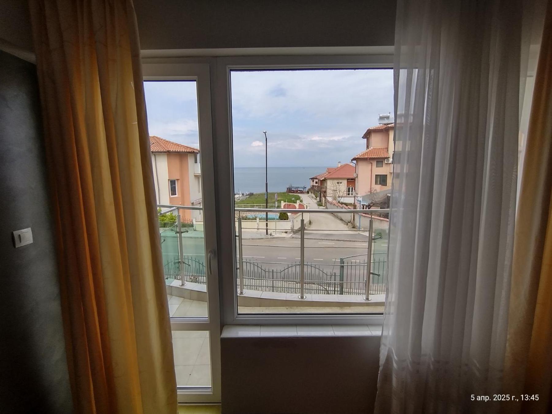 Family Hotel Coral Szozopol Kültér fotó