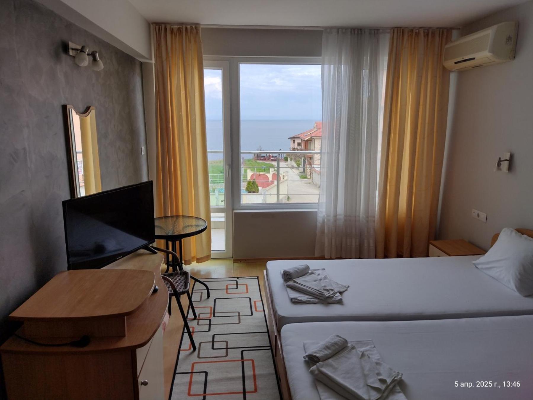 Family Hotel Coral Szozopol Kültér fotó